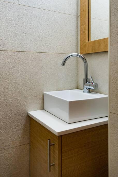 Ovadia Somech #1 Apartment Jerusalem Ngoại thất bức ảnh
